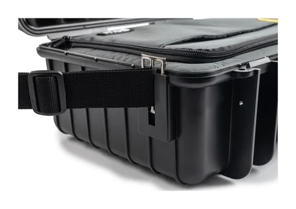 B&W Outdoor Case Type 5040 (PP.162): Photo Bag - Strap Close-up Action Shot