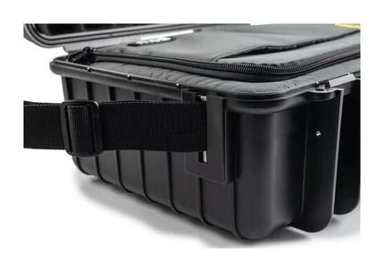 B&W Outdoor Case Type 5040 (PP.162): Photo Bag - Strap Close-up